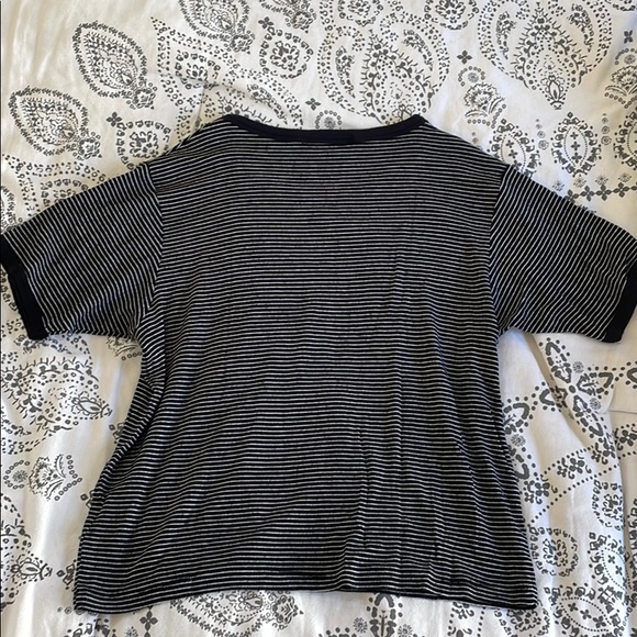 Brandy Melville T-Shirt - Picture 2 of 3